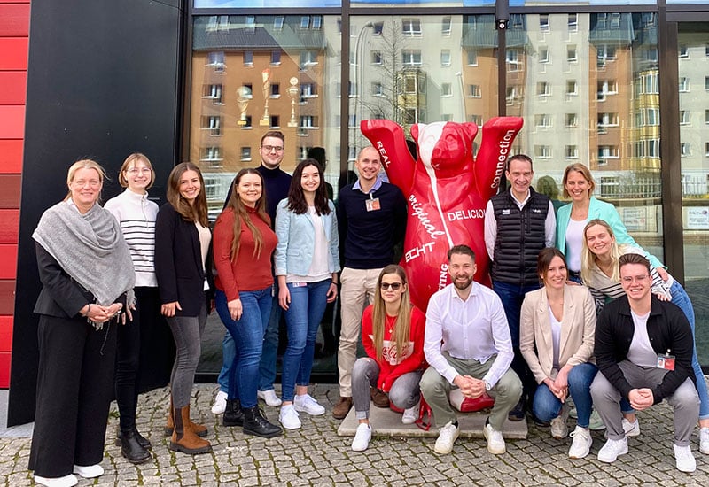Gruppenfoto des Onboardings aller neuen Coca-Cola Trainees in Berlin 