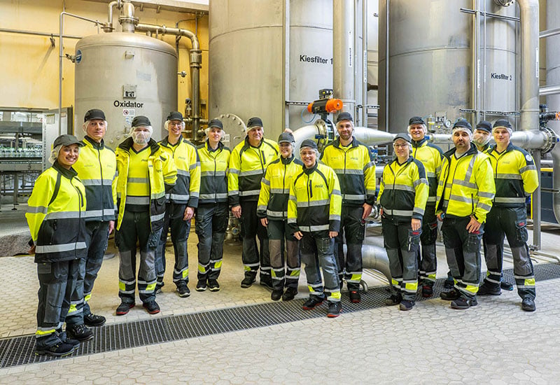 Ressourcen schonen bei Coca-Cola: Gruppenbild der Umweltexperten aller Standorte 